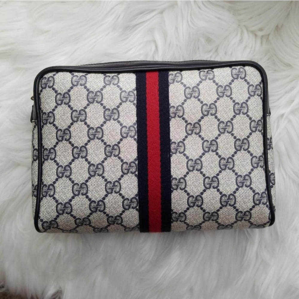 Authentic Vintage Gucci Clutch - Picture 2 of 9